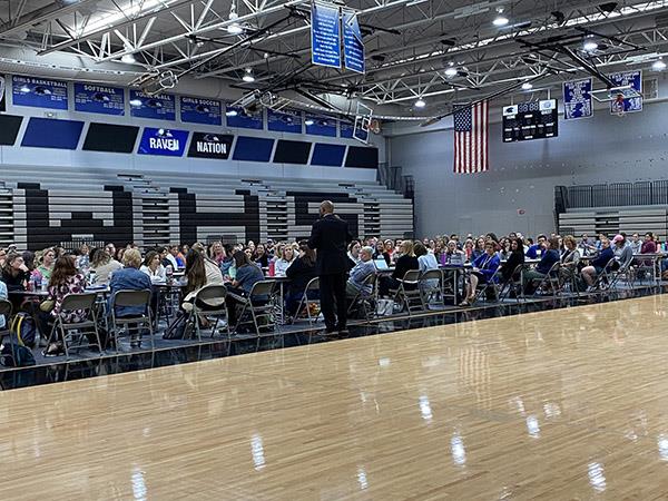 Photo of crowd listening to Salome Thomas-El present at Summer Conference