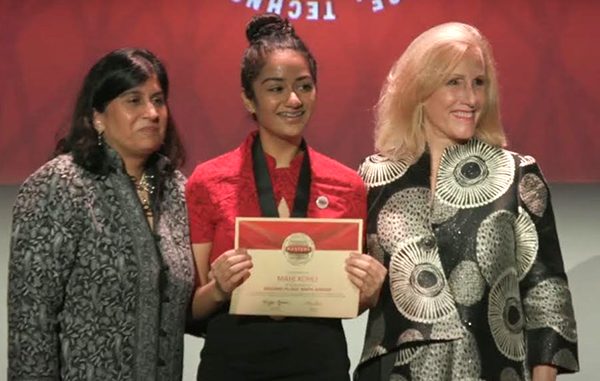 Mahi Kohli and two other women at awards ceremony