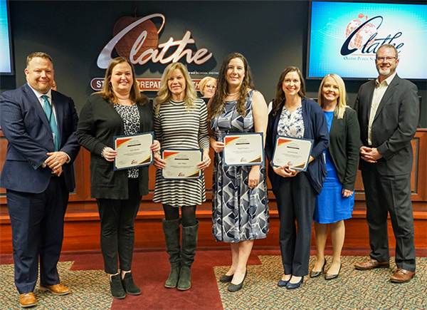 board recognizes group of teachers