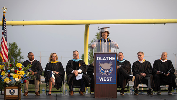 senior speaks from the podium