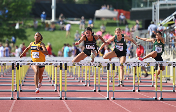 girls running hurdles at state meet